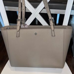 Tory Burch Multi Compartment Tote Bag